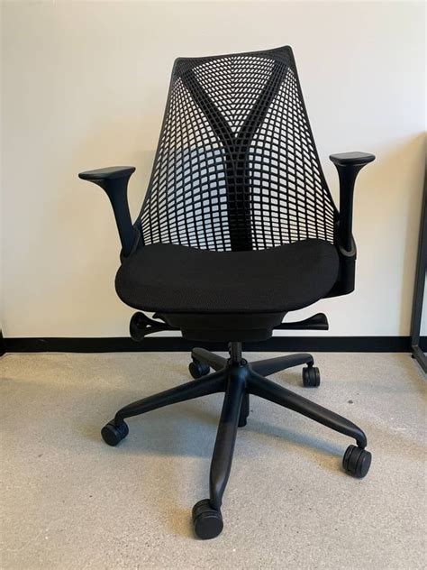 Reddit Herman Miller sayl petite